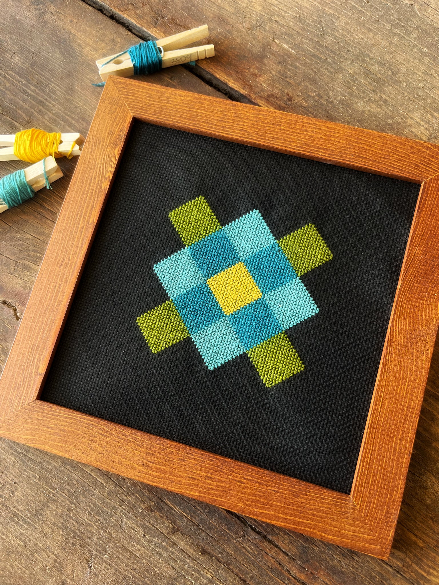 Wilde Bloem Cornflower Cross-stitch Kit