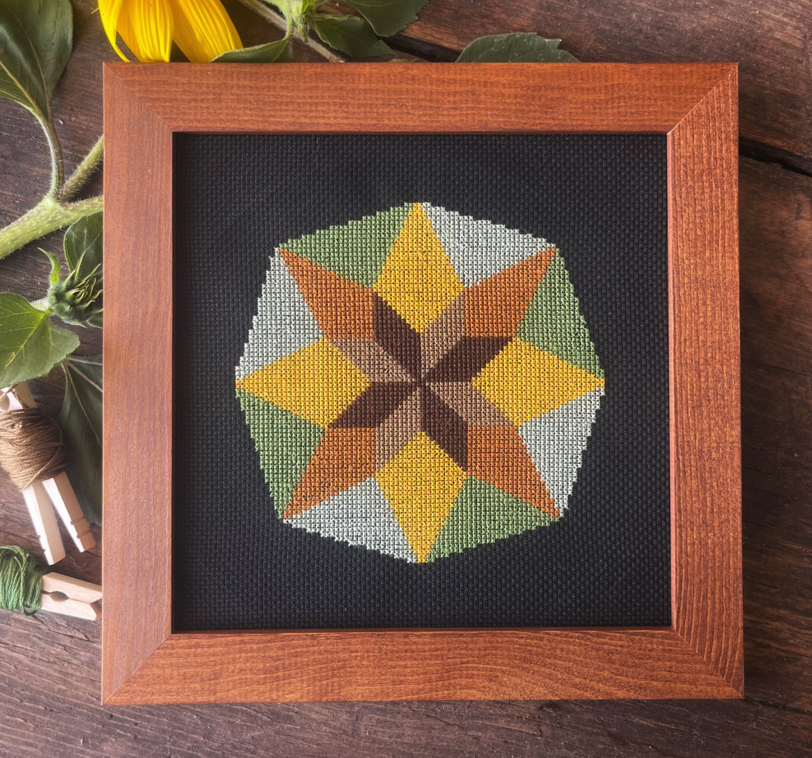Wilde Bloem Sunflower Hex  Crossstich Kit
